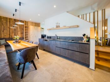 The well-equipped kitchen in the chalet